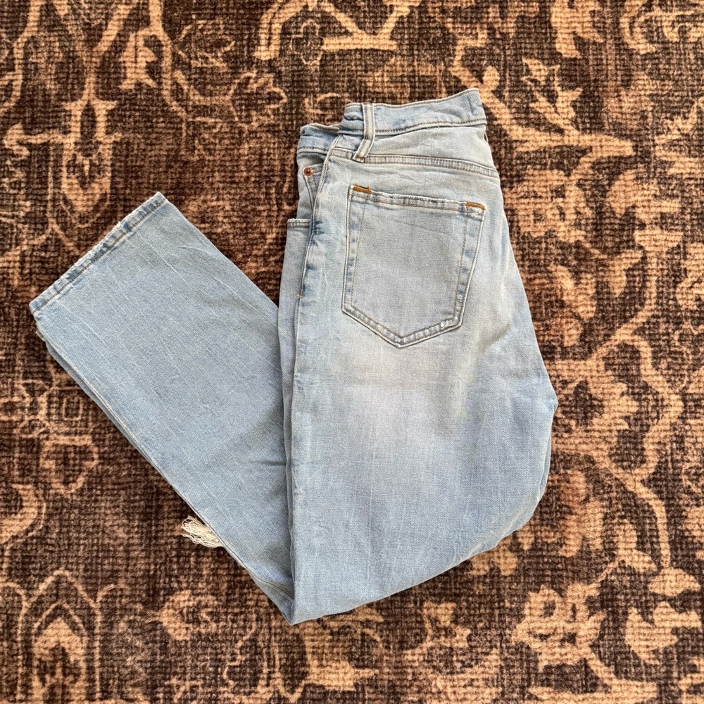 Abercrombie & Fitch Curve Love Light Wash Ankle Straight Leg Jeans Size 27